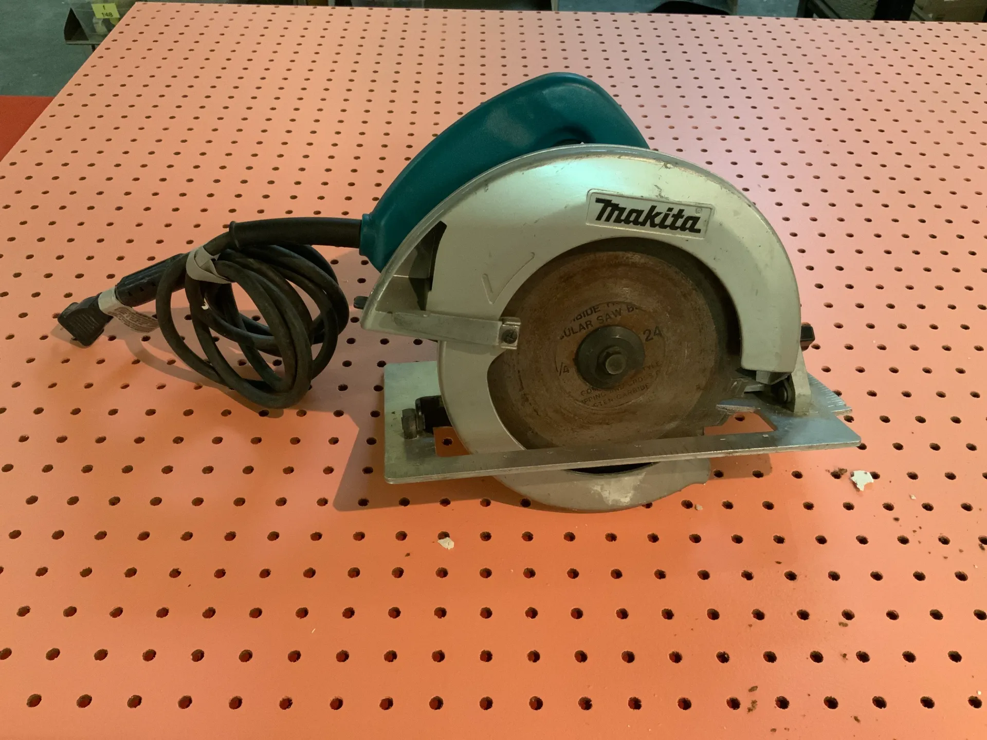 [299] Scie circulaire, Makita, 7 1/4"