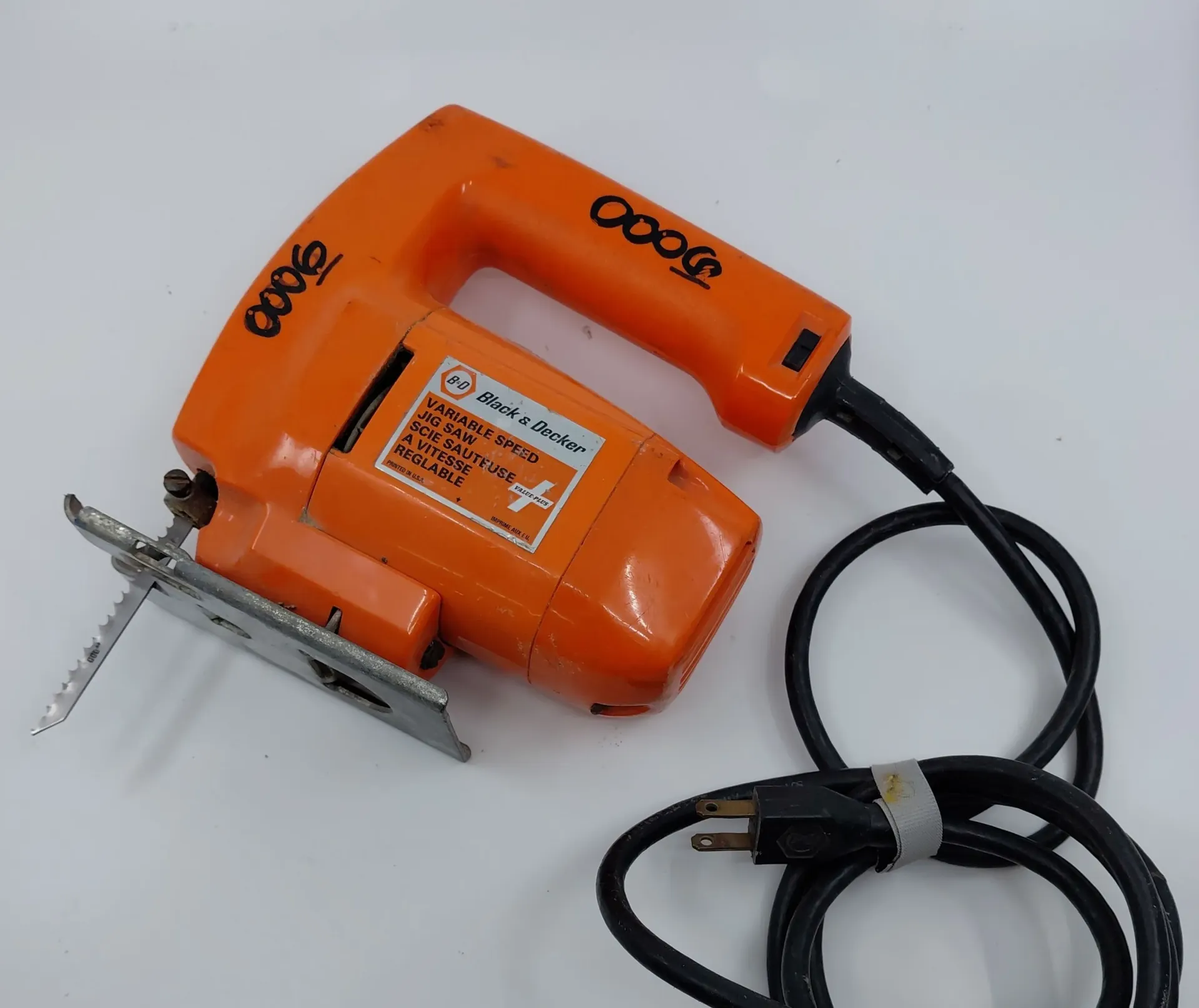 [L-SCI-0006] Scie sauteuse variable Black & Decker