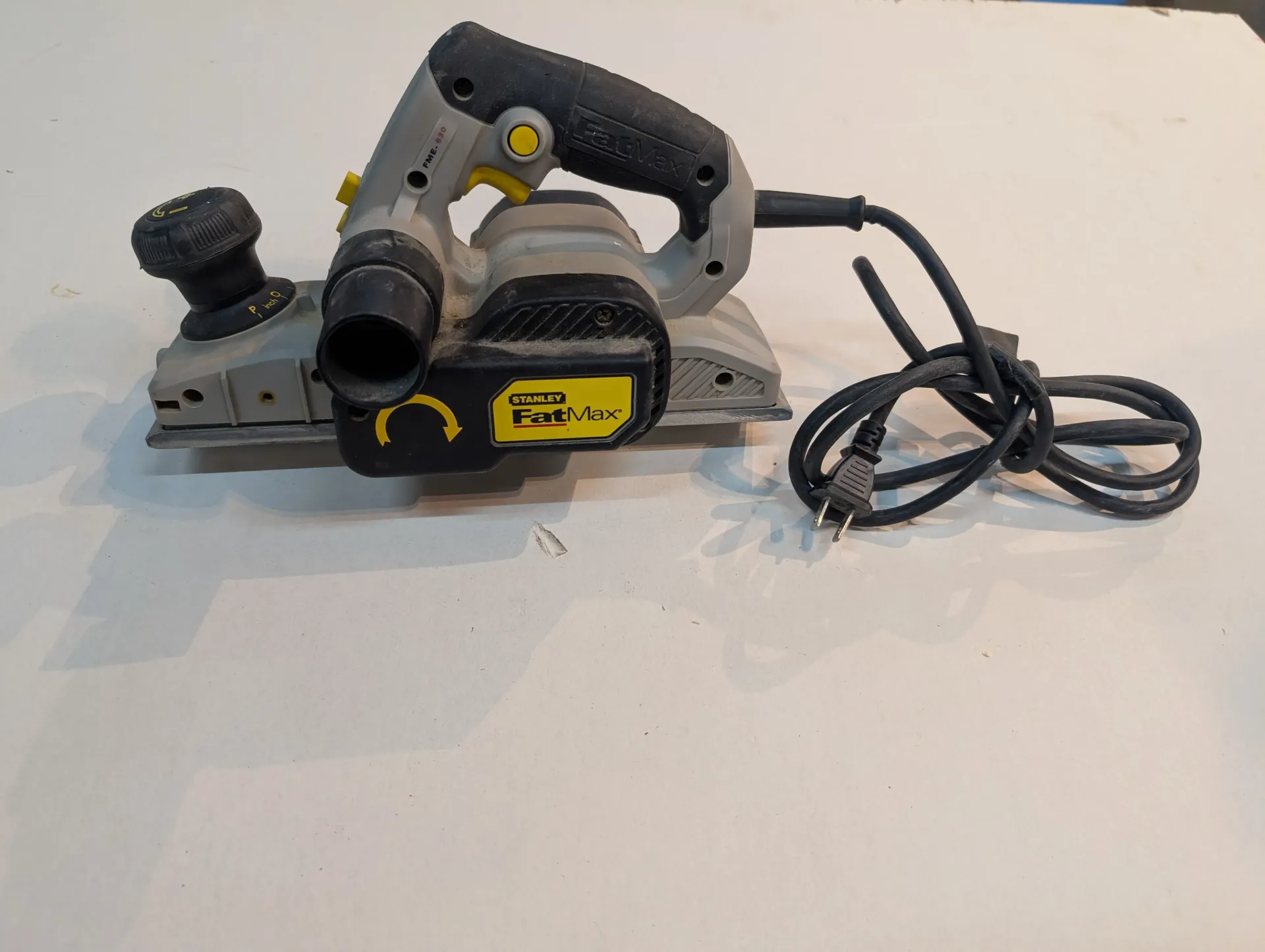 Rabot électrique Stanley