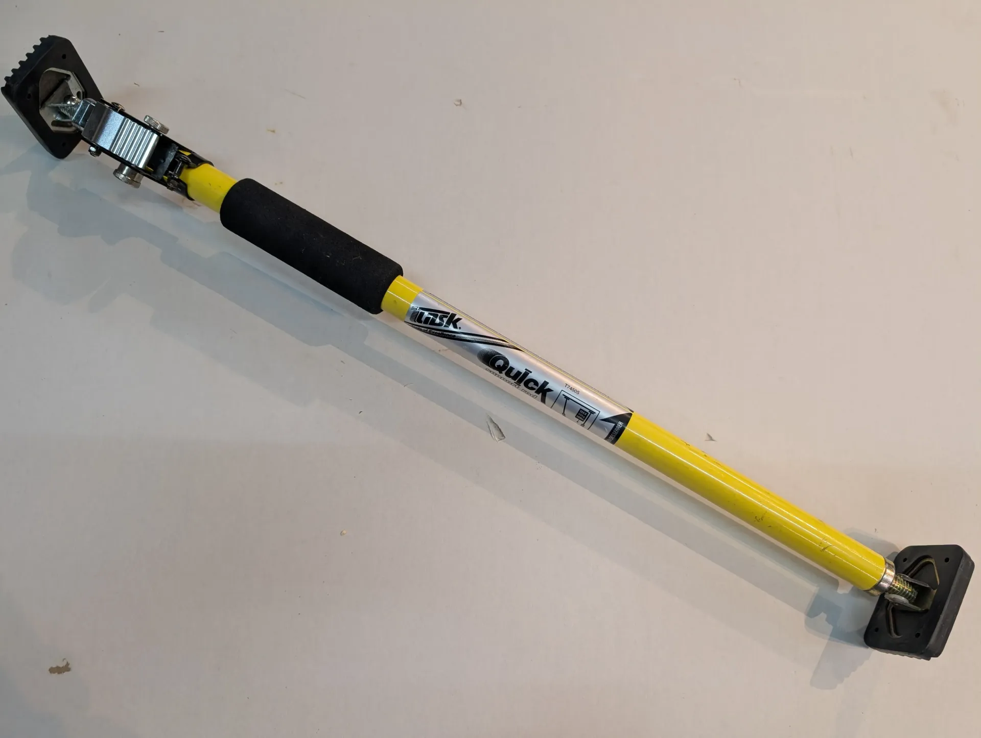 Barre de soutien ajustable