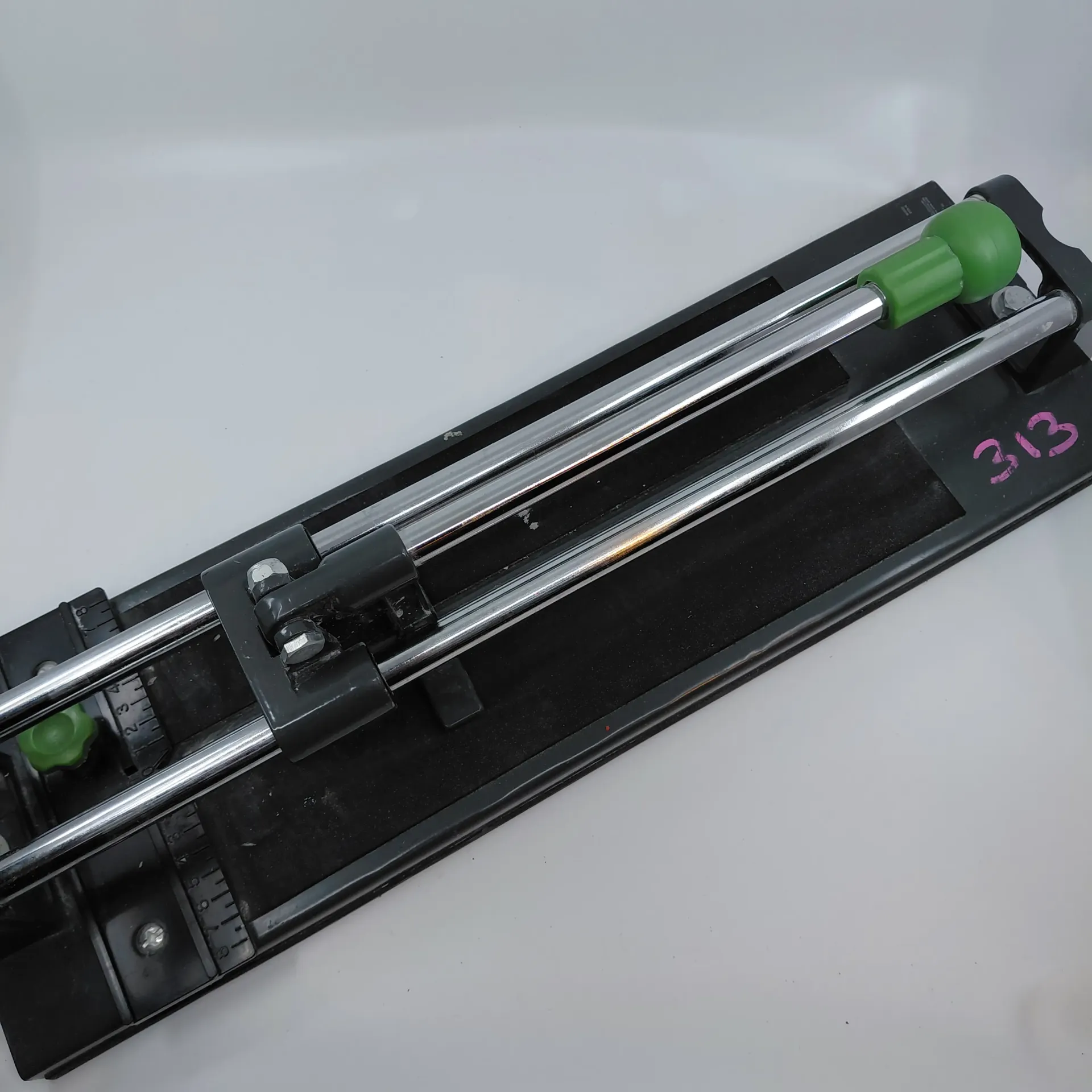 [P-COU-0313] Coupe-carreau manuel