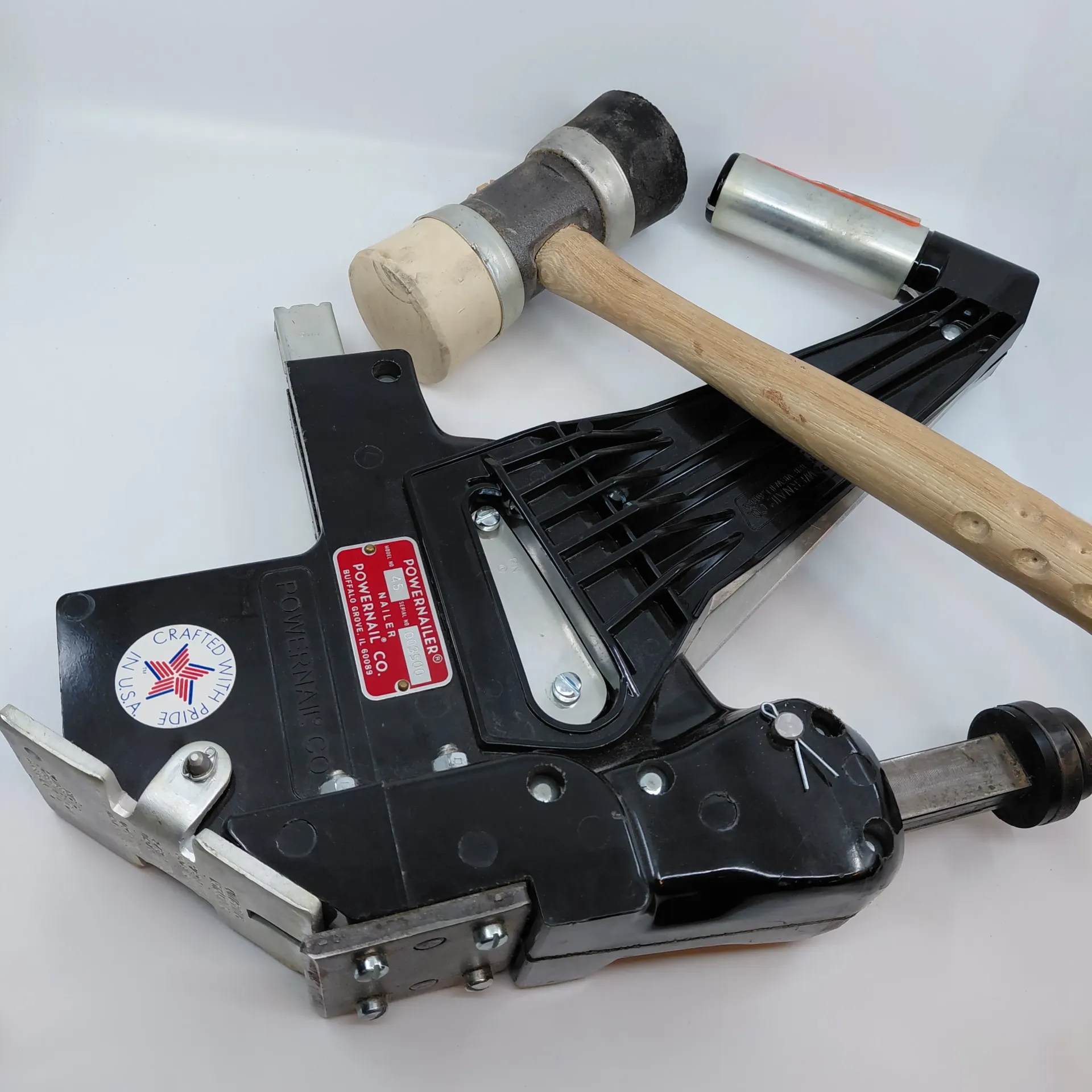 Cloueuse à plancher de bois franc